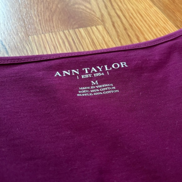 Ann Taylor sleeveless top, size Medium - Picture 5 of 6